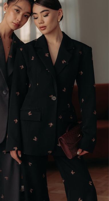 костюм от Alisha Atelier