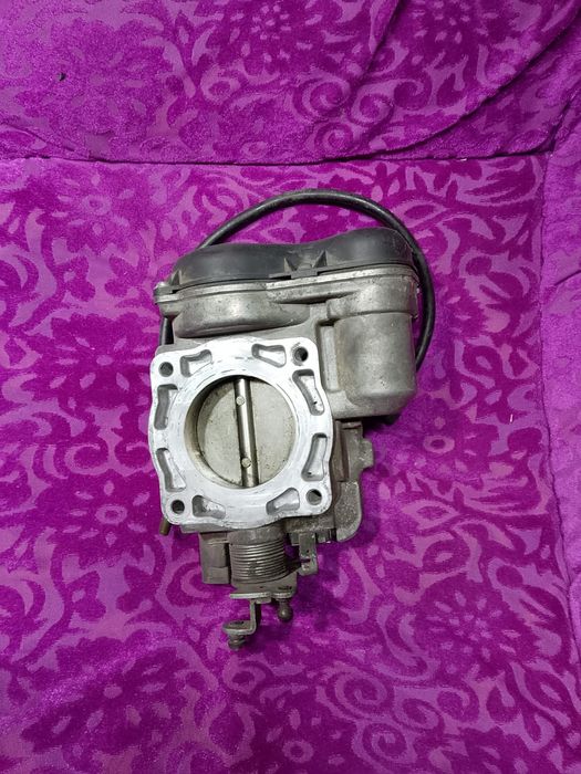 Продается дроссельная заслонка