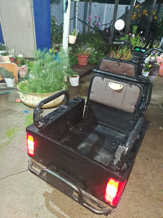 Трицикл С8 электроскутер