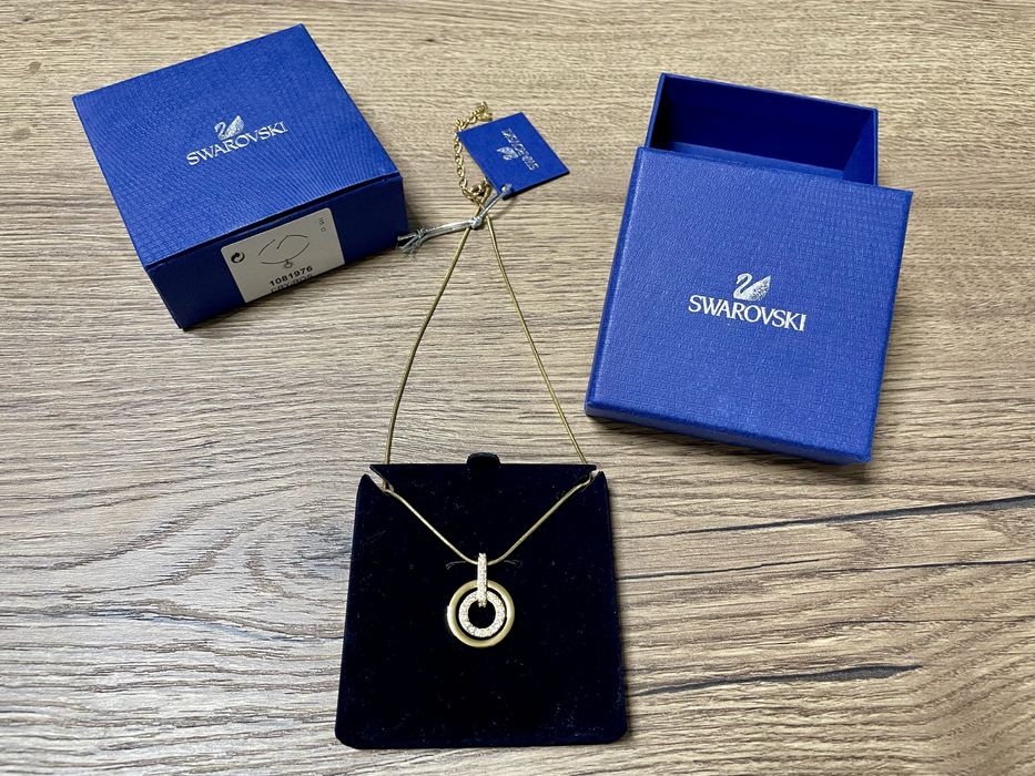 Lant cu pandantiv rotund Swarovski, nuanta rose gold, placat cu aur