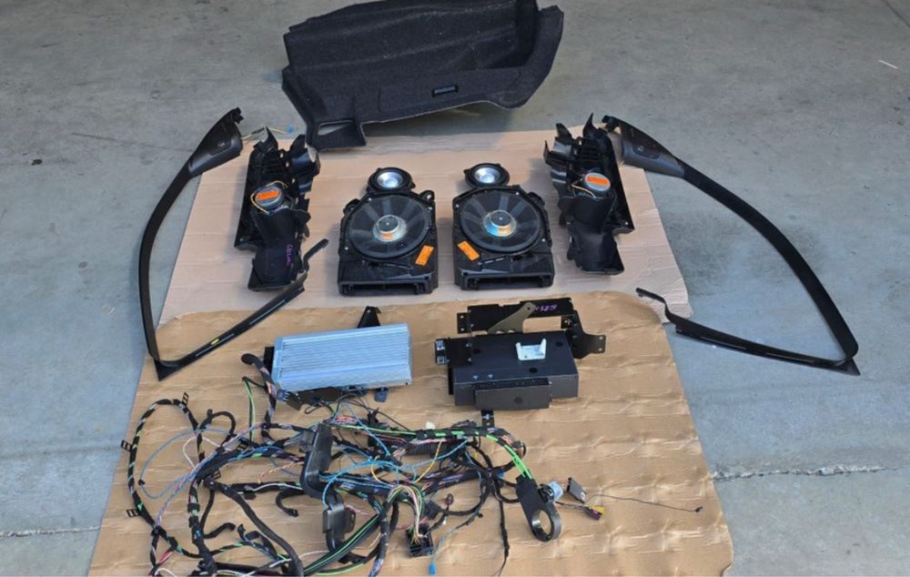 Sistem audio sonorizare Logic 7 harman kardon BMW E87 Seria 1 complet cu instalatie