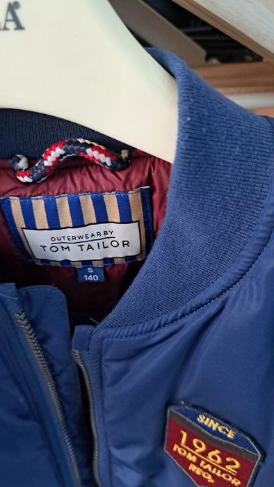 Много запазени маркови детски якета и елеци