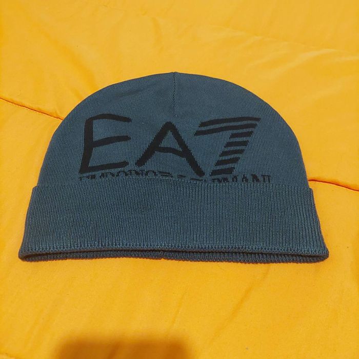 Шапка  Emporio Armani /EA7