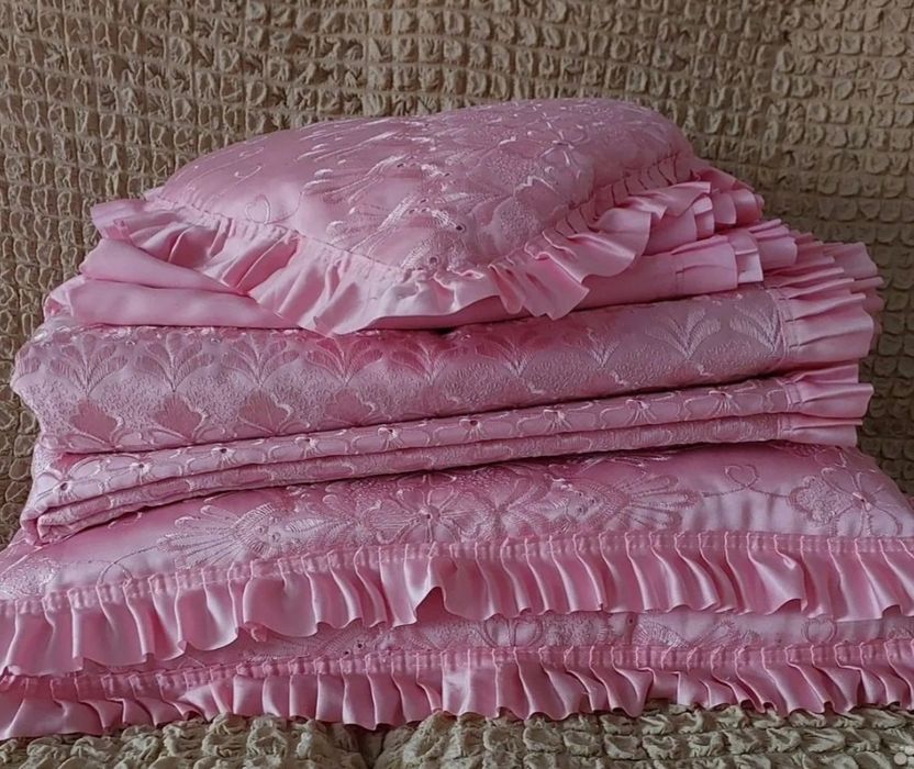 Продаю комплект для спальни.