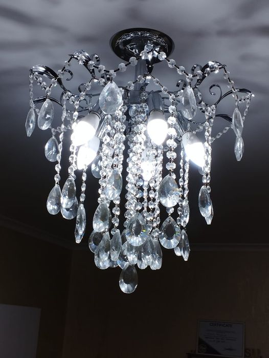 Продаётся люстра