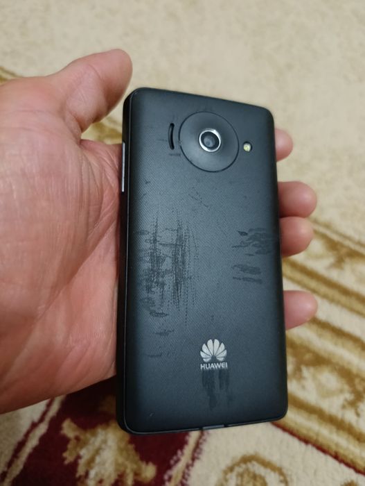Телефон Huawei смартфон