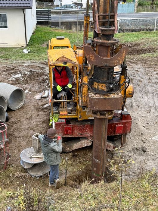 Foraje fantani cu diametru de 1 m