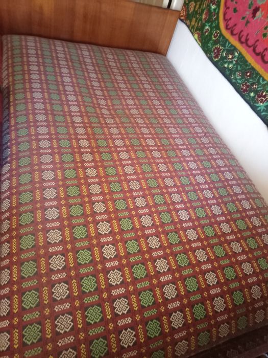 Продам кровать -- тахта ( советская )