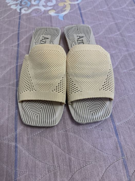 Легкий и удобные тапочки