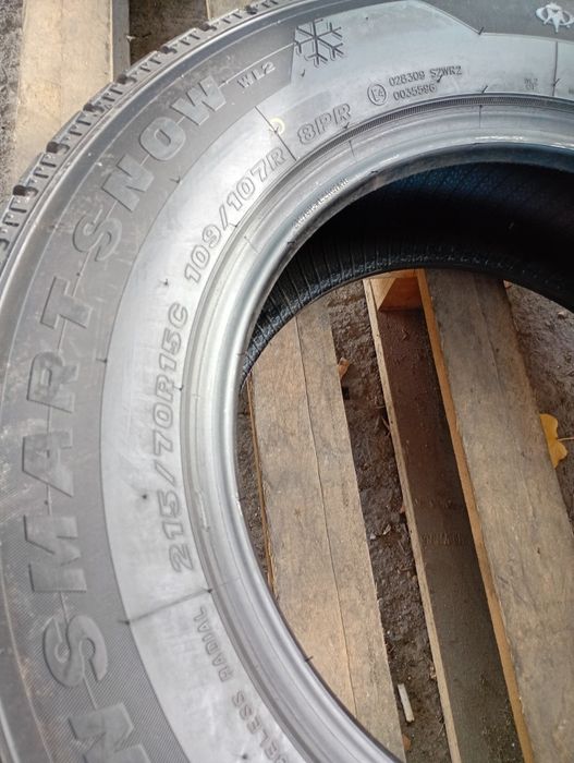 Почти нови 2бр.215/70/15С Maxxis dot1924