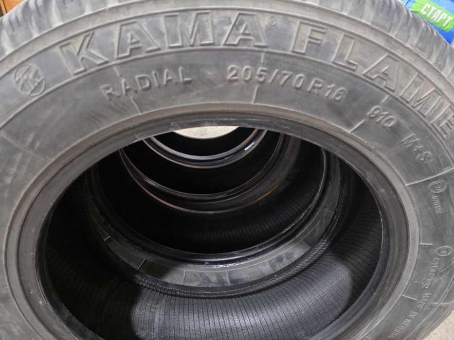 Покрышка 205 70 R16