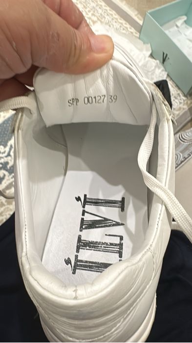 Кроссовки от фирмы ilvi