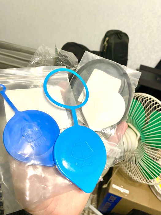 Крышка бочка омывателя