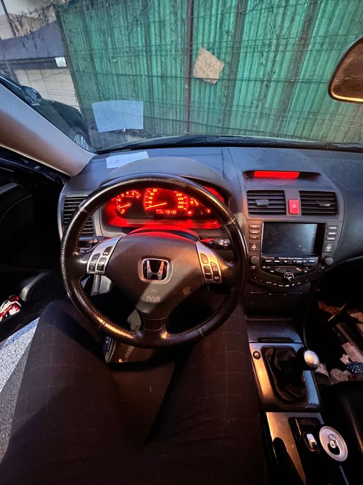 HONDA Accord 2004 — imagine 2