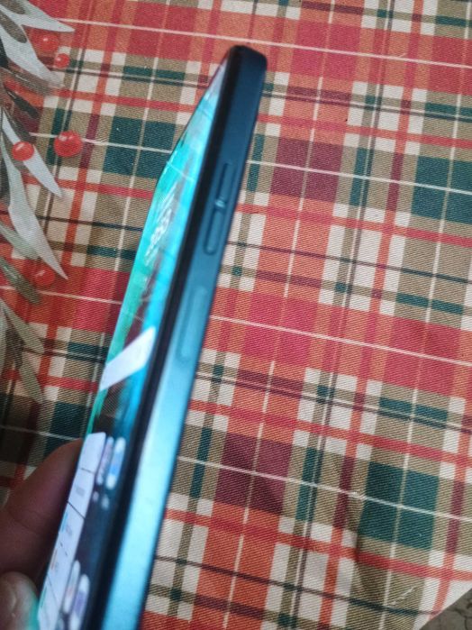 Продавам смартфон Moto g05