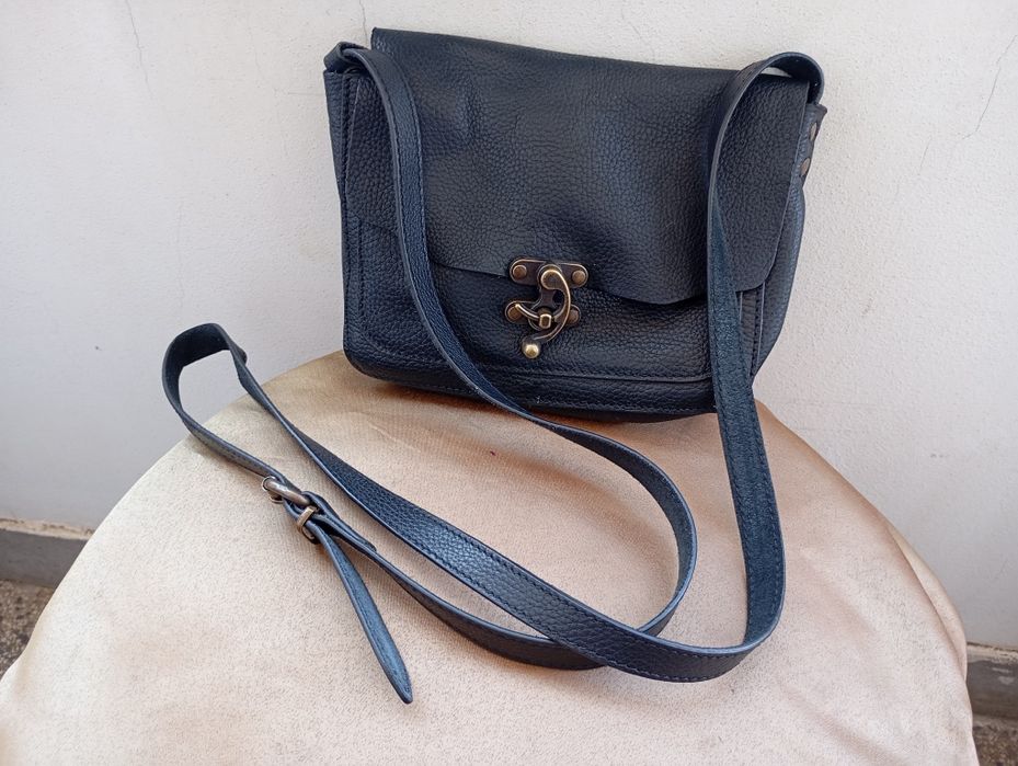 Нова Бутикова дамска чанта естествена кожа