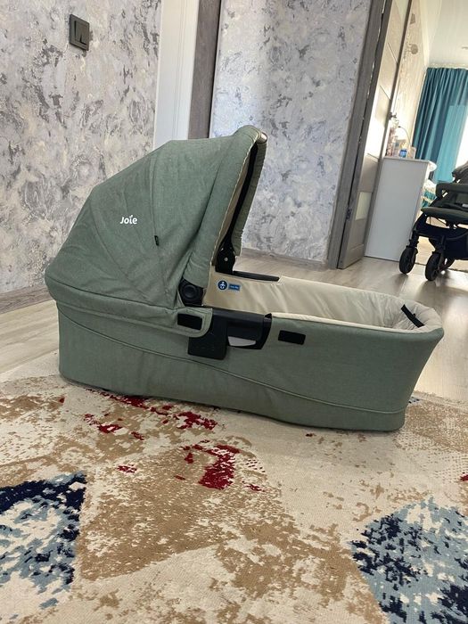 Коляска детская прогулочная