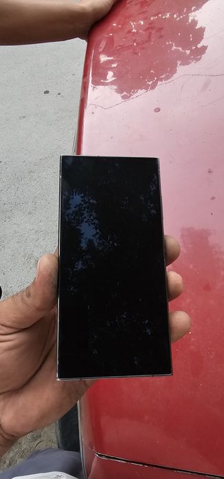Samsung s 24 ultra 256 gb.
