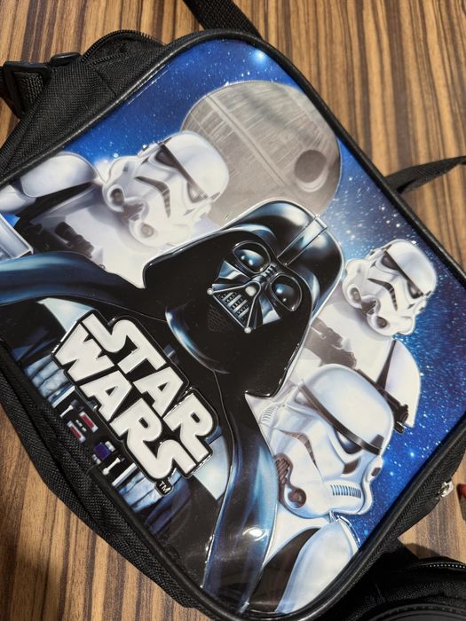 2 бр. момчешки чанти, носени веднъж – 15 €