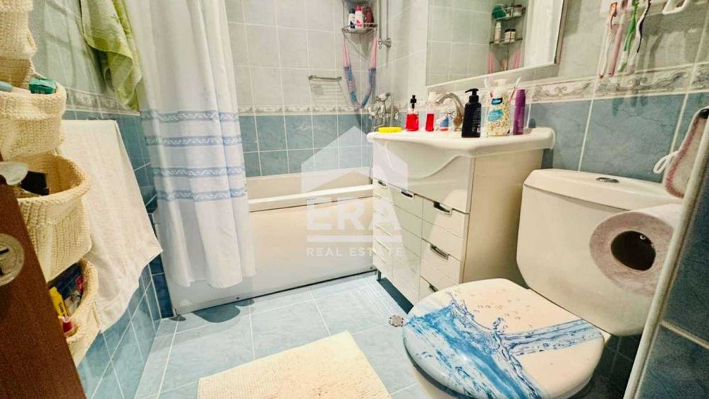 Продава се Четиристаен апартамент в Варна, Център - 102 кв.м за 1960 €/кв.м - Снимка #2