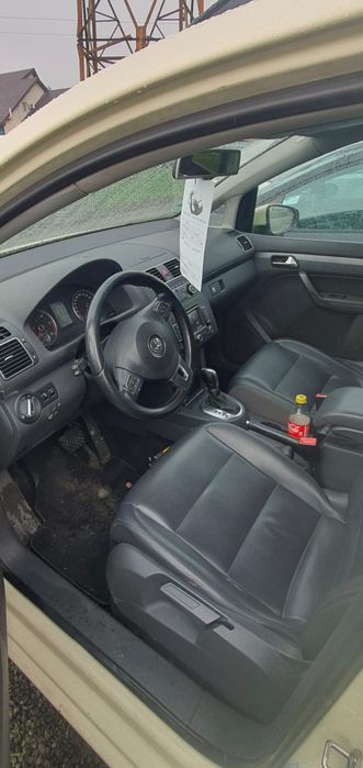 Vând Wolkswagen touran  automat DSG