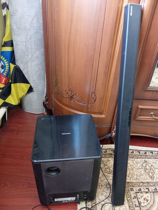 Саундбар с сабвуфер