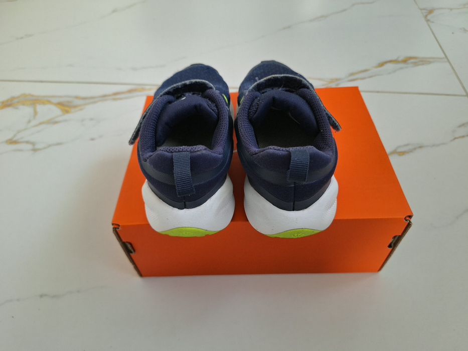 Маратонки Nike revolution 7