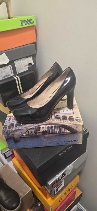 Туфли черные и цвет айвори