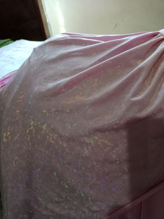 Платья нарядные(3 шт) на 5,6,7 лет,смотрите все фото.