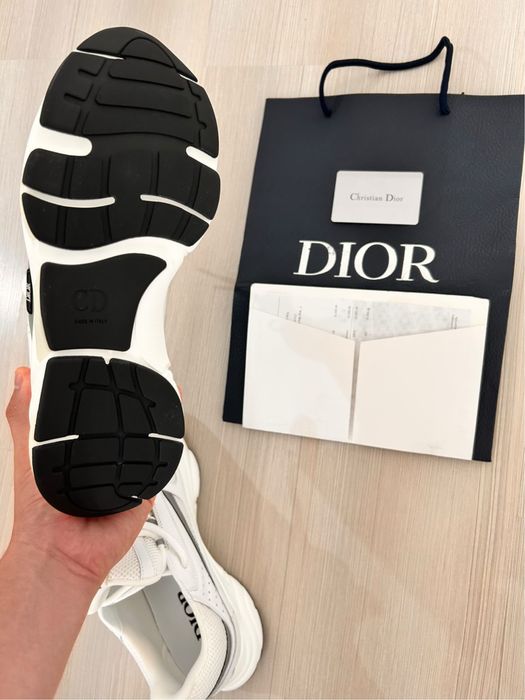 dior b22 white nepurtati