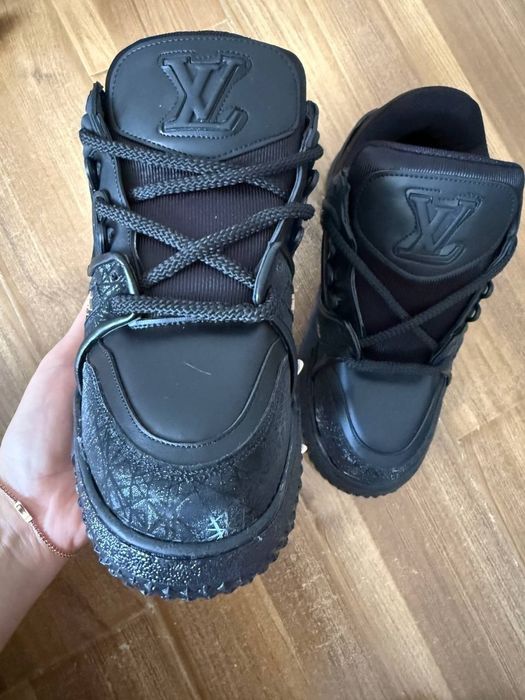 Adidasi Louis Vuitton