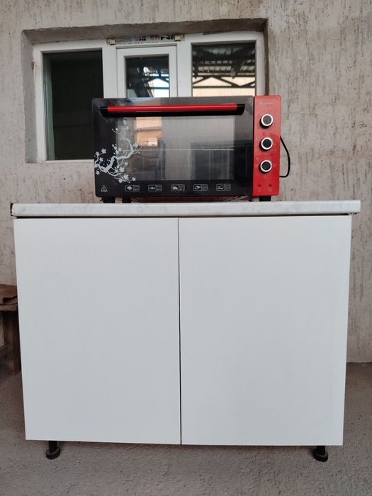 Продам кухонный рабочий стол и духовку