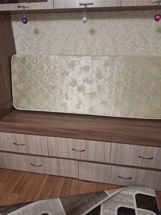 Продам кровать с матрасом