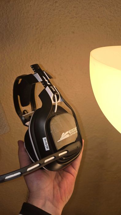 Casti Logitech Gaming Premium Call of duty league Astro a40