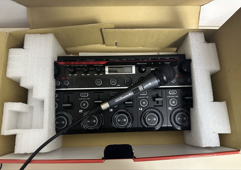 Продам Loop Station RC-505 с микрофоном