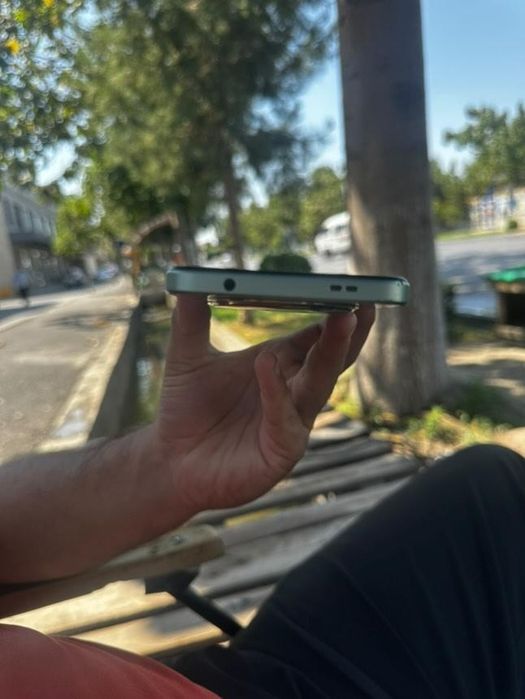 Redmi a3x sotiladi srochni dakument karopka bor xotirasi 64gb holati i