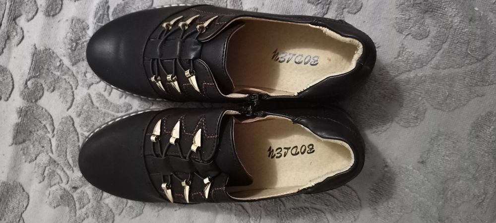 Новые симпатичные  ботинки