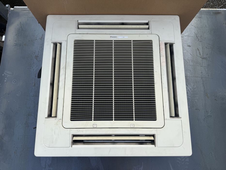 Aer condiționat Daikin casetă cu telecomanda ofertă !