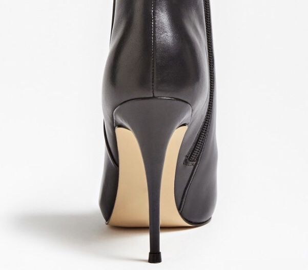 Pantofi botine GUESS masura 40