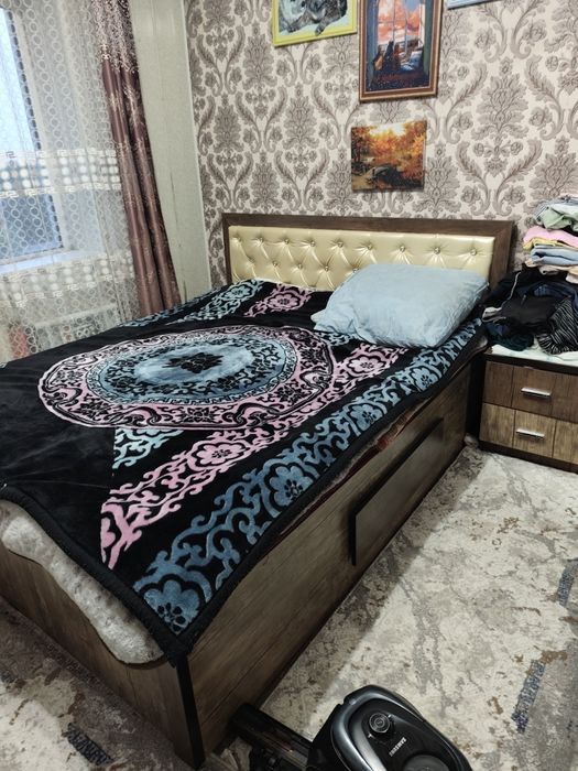 Продам спальный гарнитур