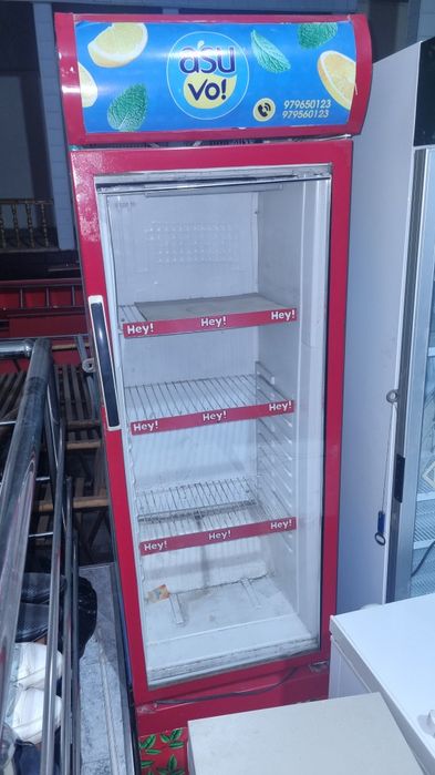 Холодильник стеклянный