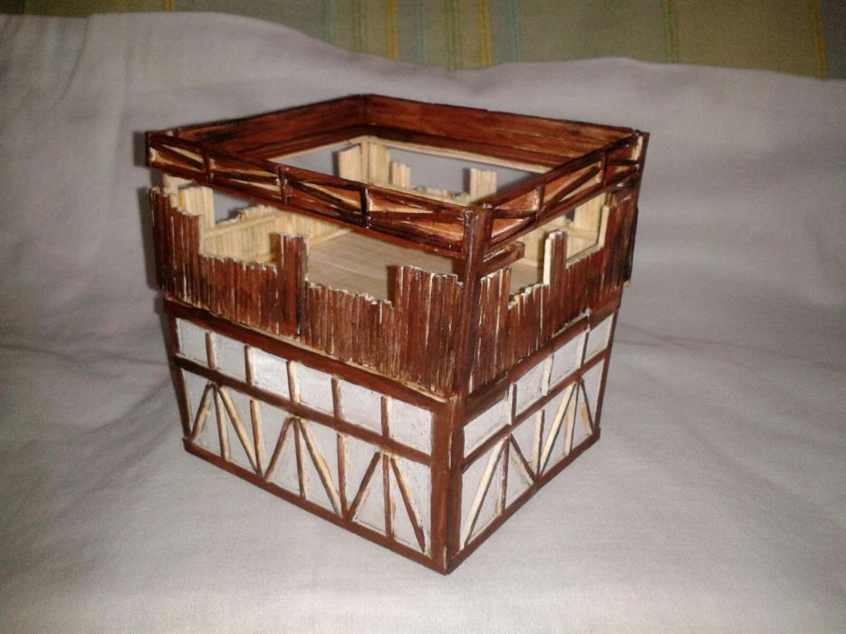 Macheta turn roman lemn cu magazie 1/72