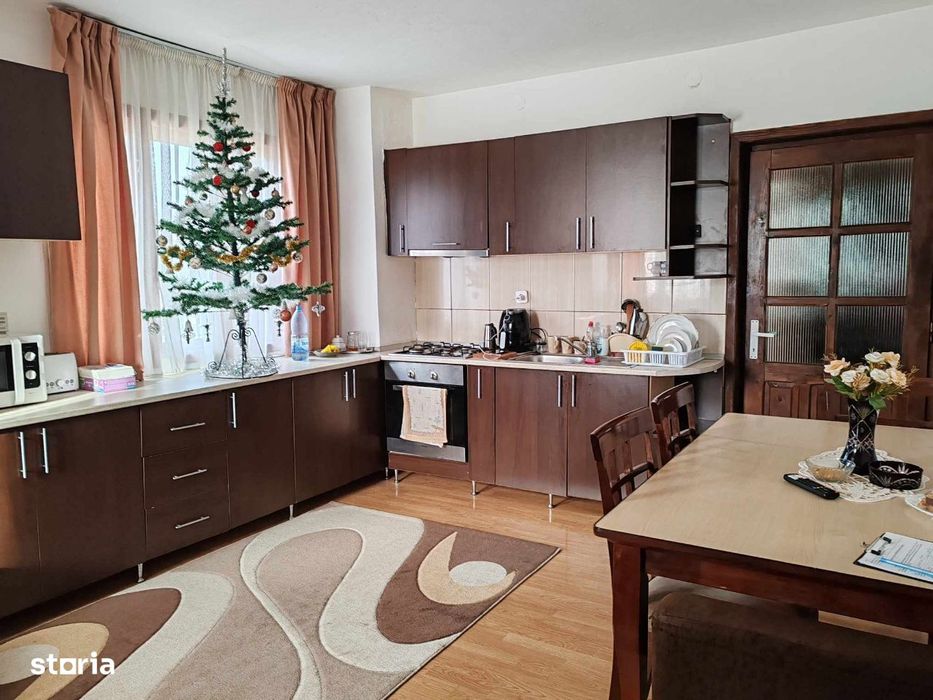 Proprietate placuta, curte generoasa, 1330 mp teren, toate utilitatile