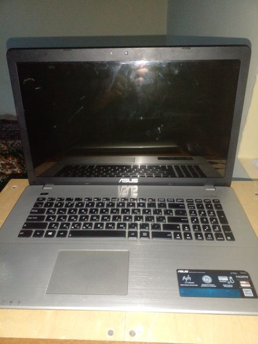 Asus i7 4700hq  protsessorga ega noutbook sotiladi