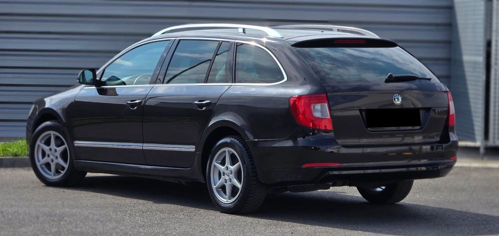 Skoda Superb Elegance - an 2012 MOKA BROWN