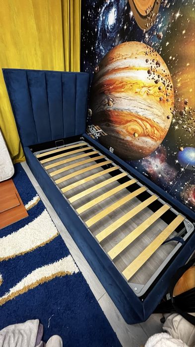 Кровать спальная