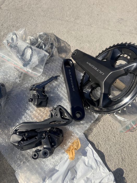 Groupset complet Ultegra Di2  R8170 + powermeter 4iii