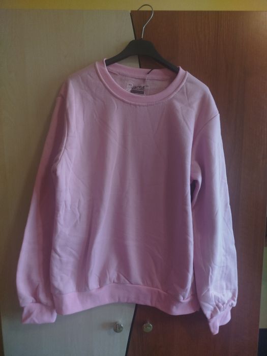 Две блузи с етикета за 20 лв двете