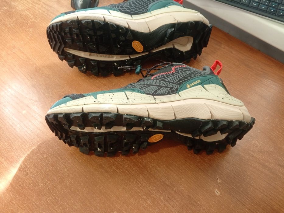 Продам кроссовки Reebok kinetica