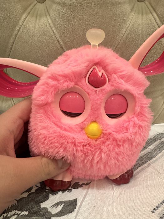 Розовый Ферби коннект